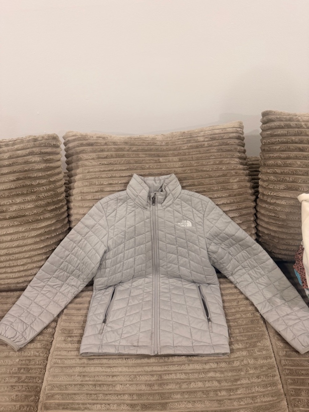 The North Face Women's Light Gray Quilted Puffer Jacket
